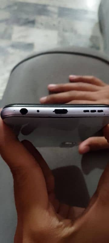 vivo y20 4/64 8/10 condition 4