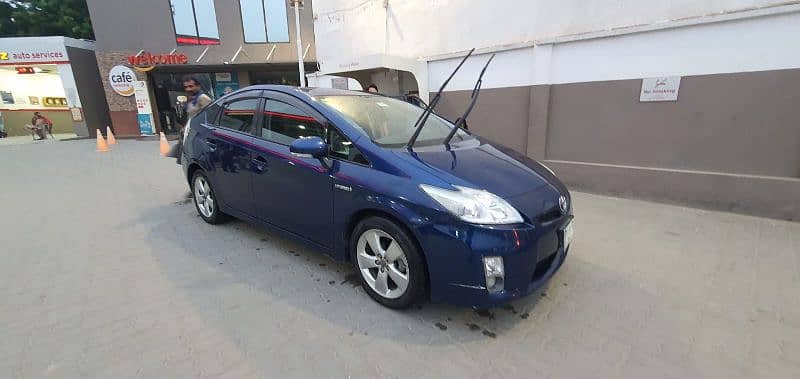 Toyota Prius 2015 1