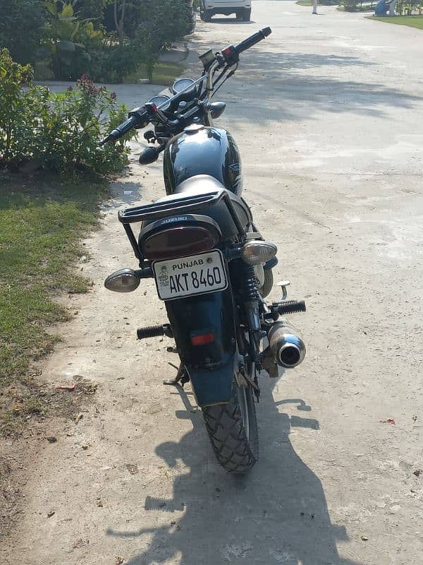 Suzuki GS 150 2022 3