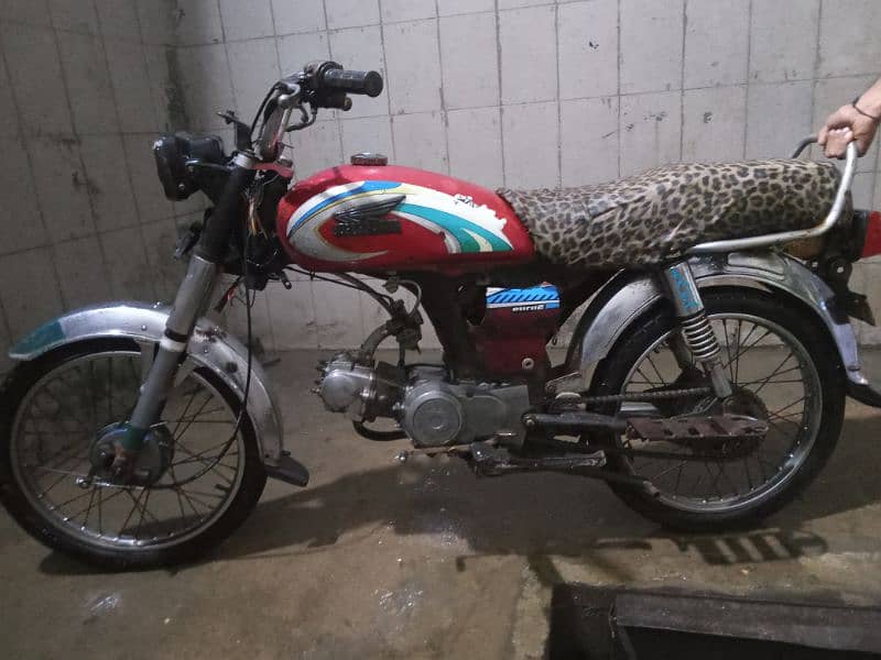 super power bike saf sutri behtreen bike 0