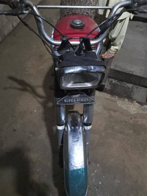 super power bike saf sutri behtreen bike 3