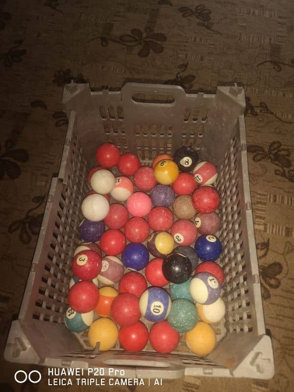 use snooker balls for sall. 0