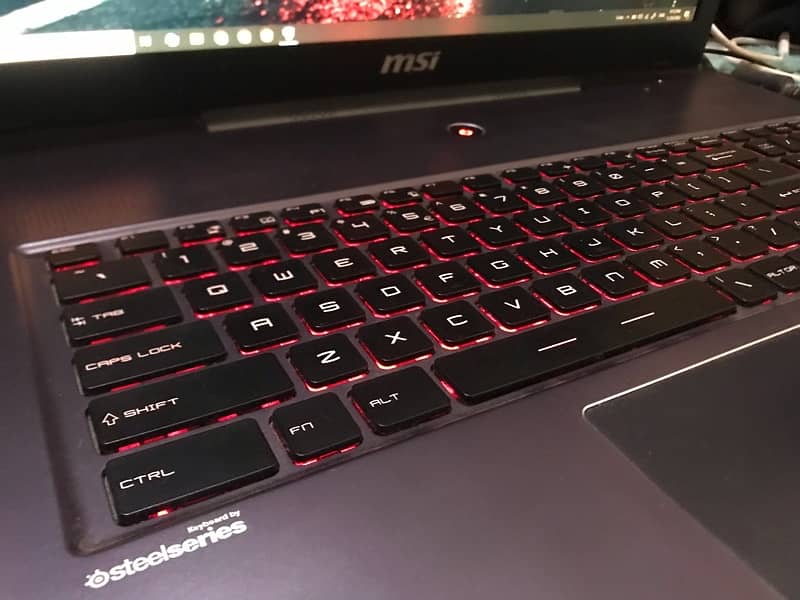 MSI GS70 20D GAMING LAPTOP  URGENT SELL . 0