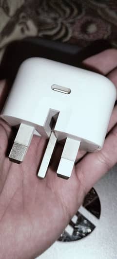 Apple USB-C Power Adapter (20W)