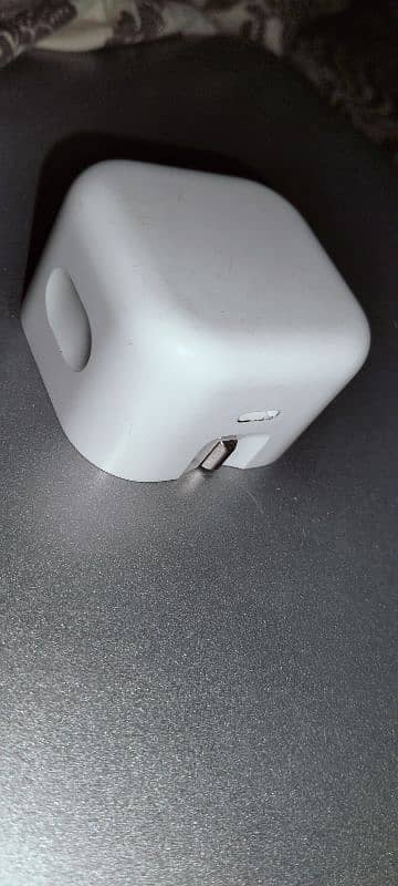 Apple USB-C Power Adapter (20W) 2