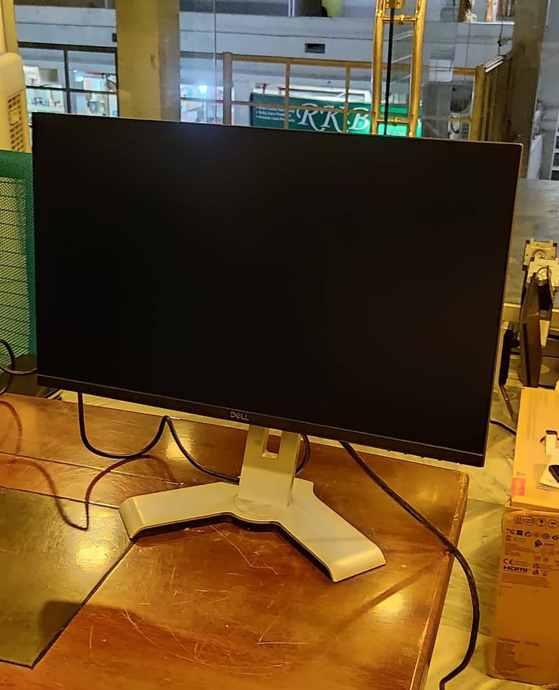 Dell 22" inch Bezelless LED Monitor with IPS Display for Sale 0