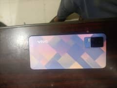 vivo v21e with box charg