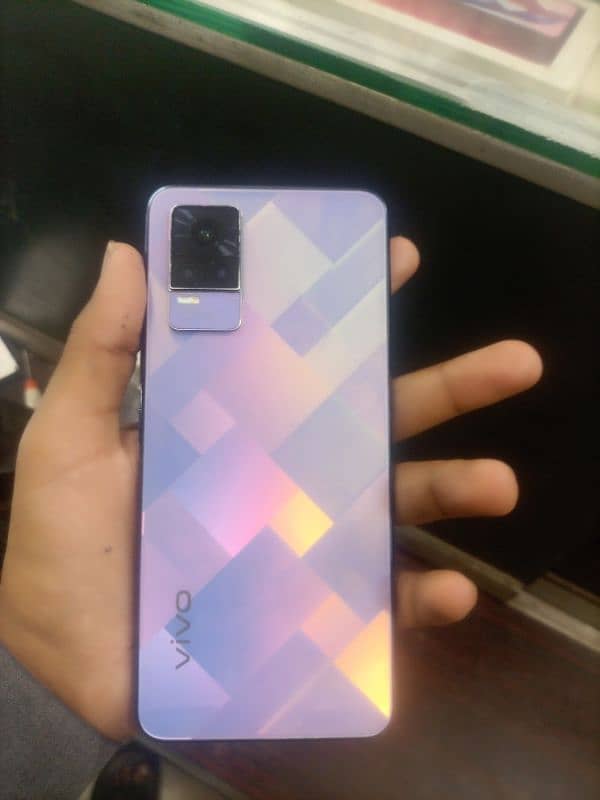 vivo v21e with box charg 2