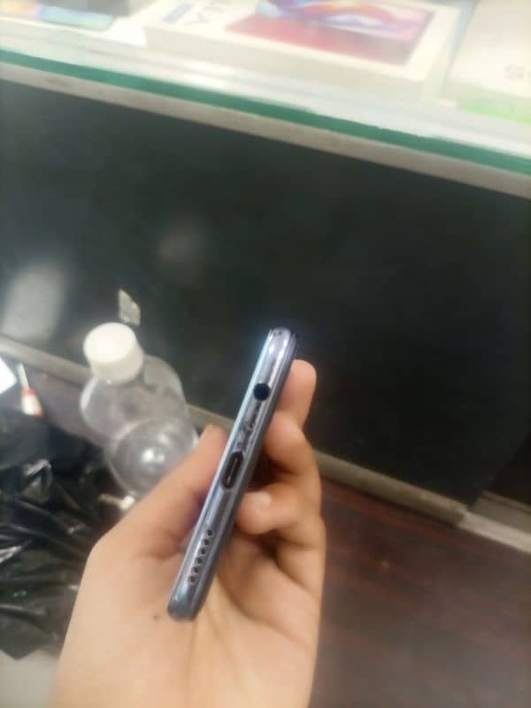 vivo v21e with box charg 5