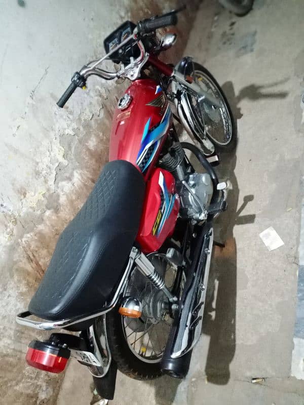 Asalamoalaikum I m selling my honda Cg 125 3