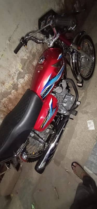 Asalamoalaikum I m selling my honda Cg 125 10