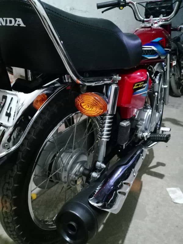 Asalamoalaikum I m selling my honda Cg 125 11