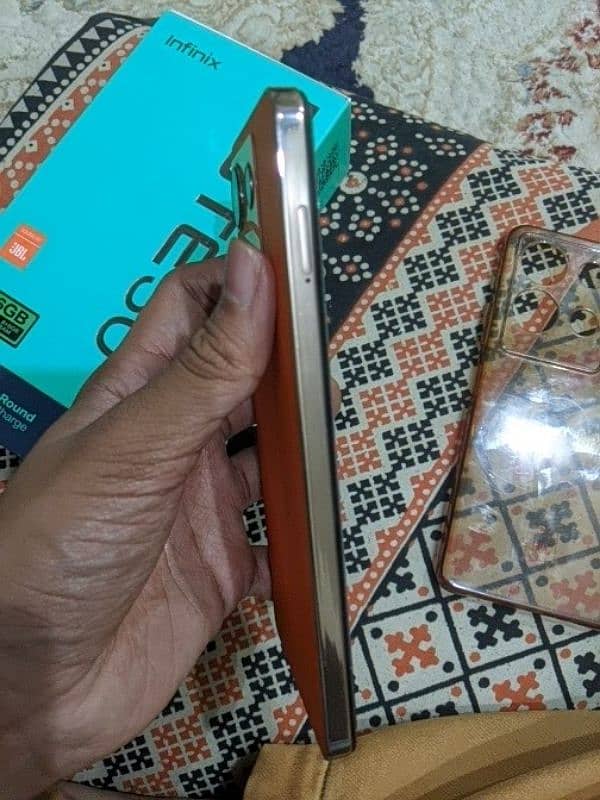 Infinix Note 30 Good Condition 4