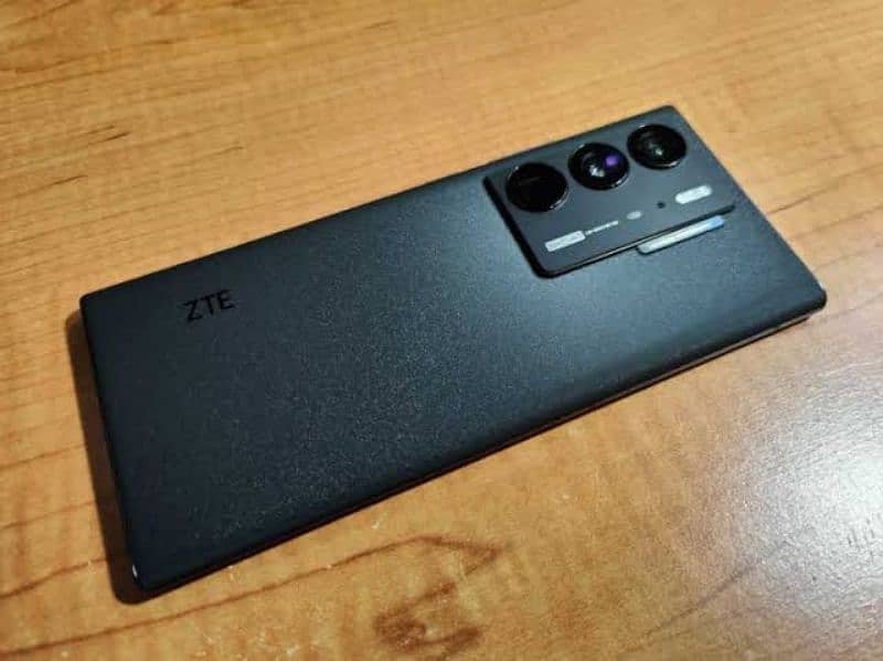 axon 40 ultra ZTE 2