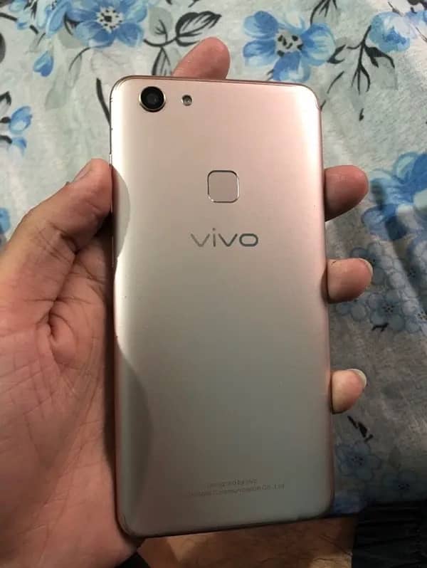 Vivo V7 4/32 PTA With Box 2