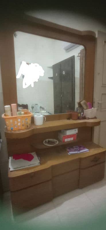 Dressing table with mirror 0