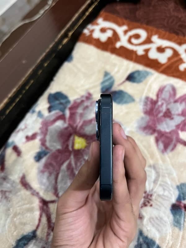 iPhone 13 / 128gb 4