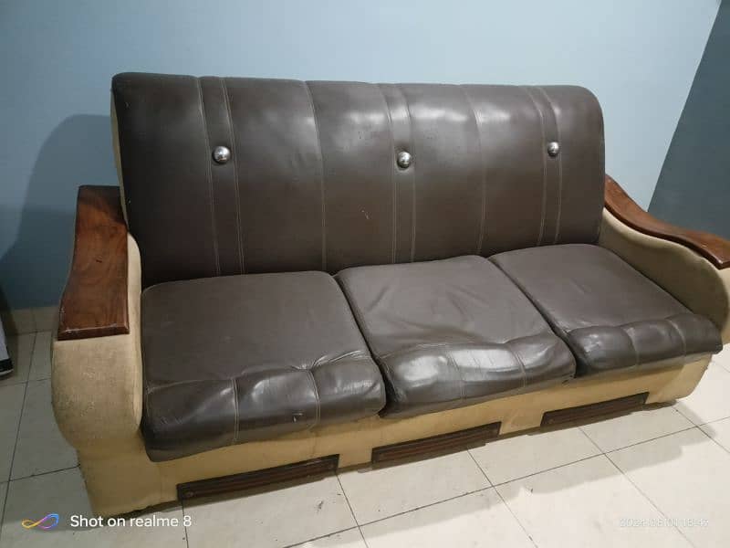 Old 3+1 seater sofa 4