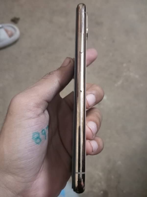 Iphone Xs Non pta 256 gb golden colour 2