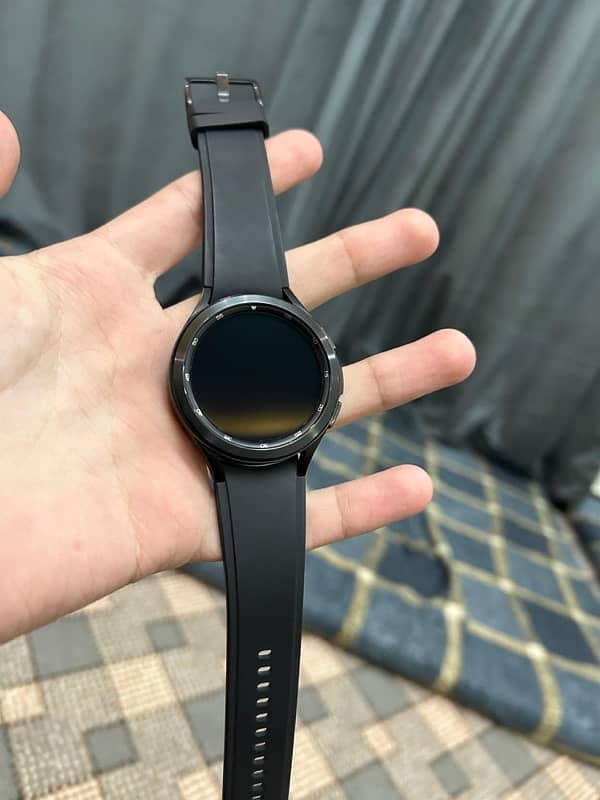 Galaxy watch 4 classic with complete box 3