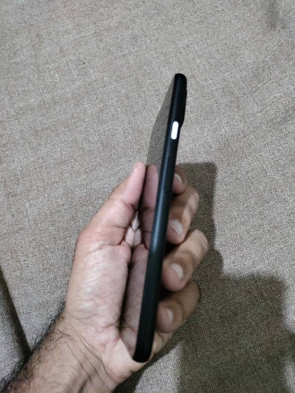 Google Pixel 4a5g. . Official PTA Approved. . . Just Panel Khrab hai . 2