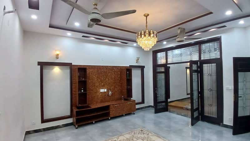 Ten Marla House in Nargis Block Bahria Town Lahore 10