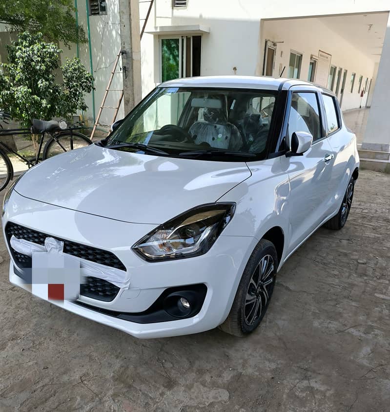 Suzuki Swift 2024 GLX CVT Top of Line 2