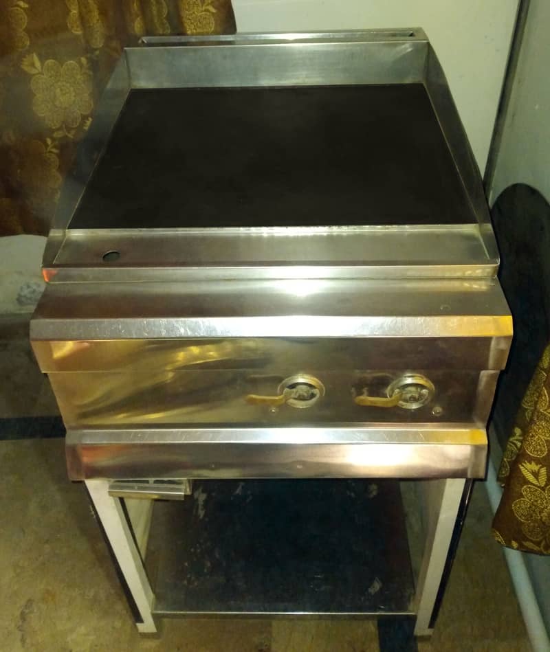 Hot plate , Fryer , Counter . Commercial. Fast Food. 5