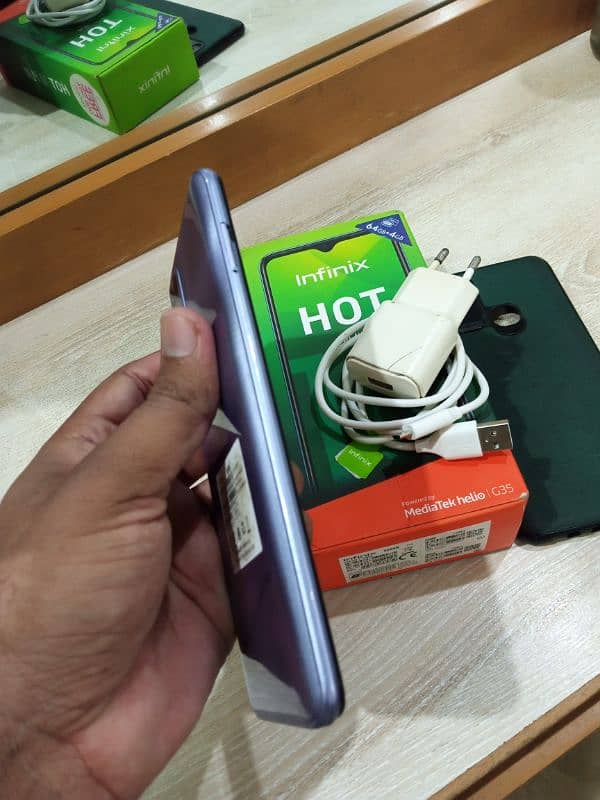 Infinix hot 10 play 4/64 6