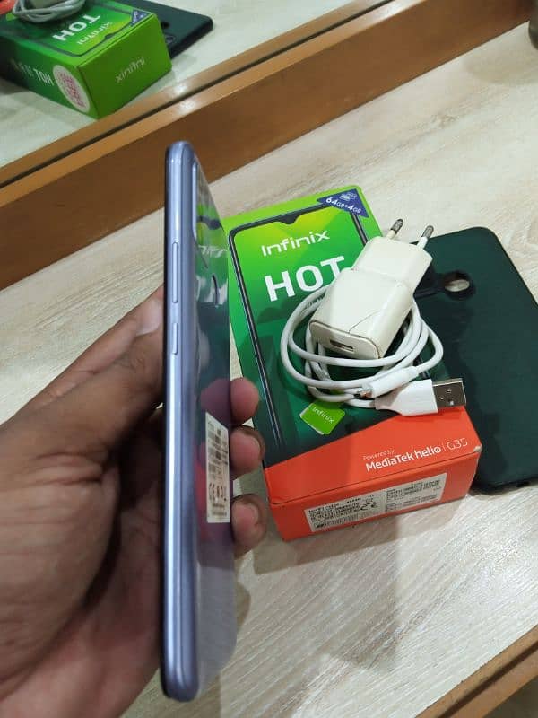 Infinix hot 10 play 4/64 12