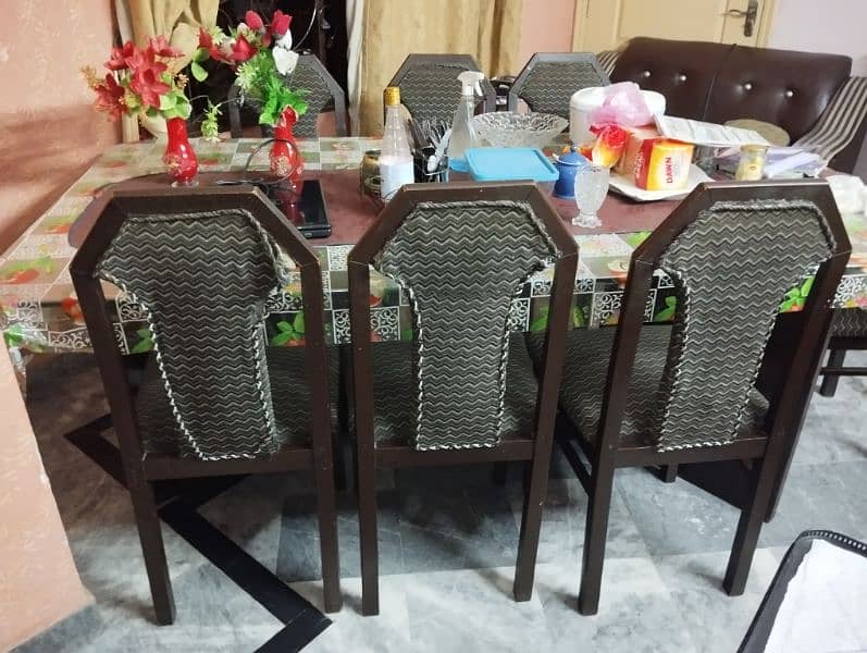 Dinning table For sale 3