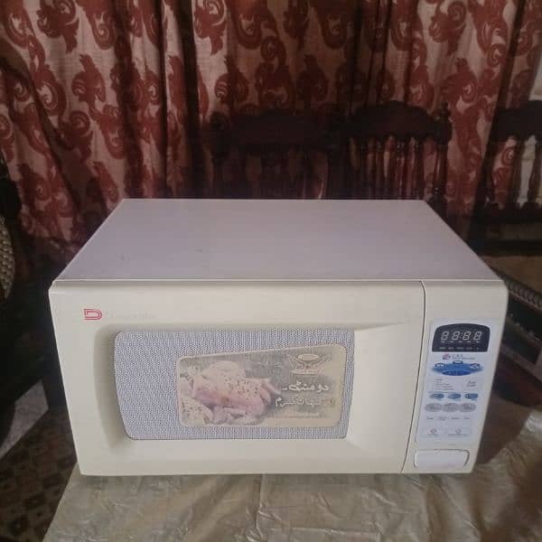 Dawlance Microwave Oven 36 Liter, full functional 3