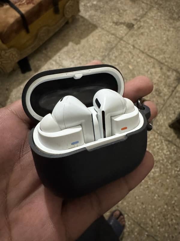 Samsung Galaxy Buds 3 Pro 1