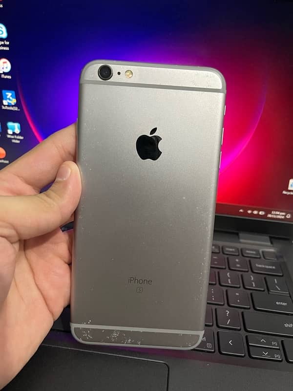 Apple iPhone 6s plus 4