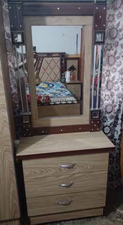 New bedroom set urgent sale karna hai .