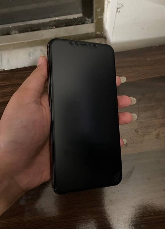 iPhone Xs Max 256GB (PTA APPROVED] 4