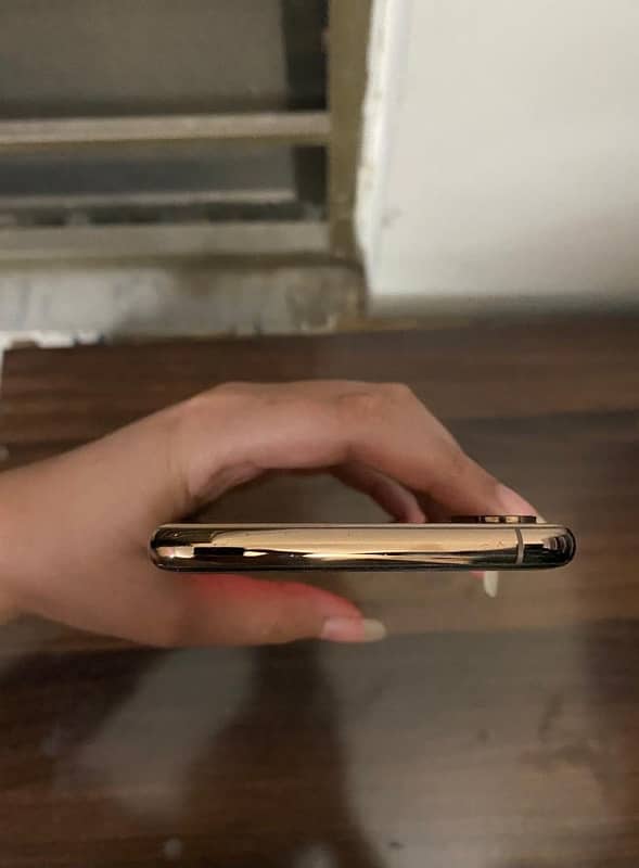 iPhone Xs Max 256GB (PTA APPROVED] 5