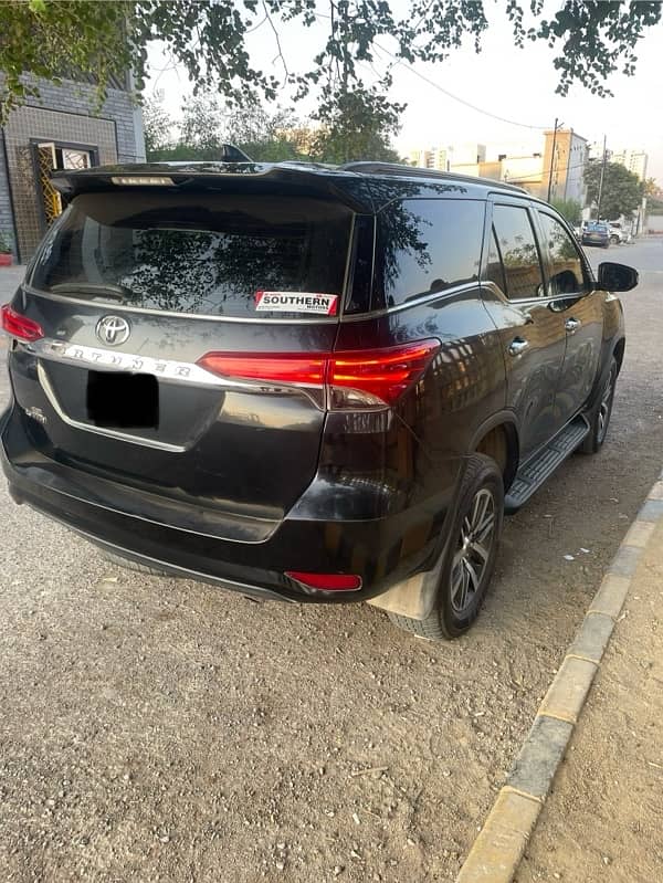 Toyota Fortuner 2017 4