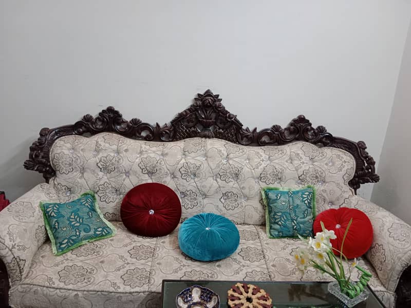 Sofa 7seater chinoti Neat condition 1