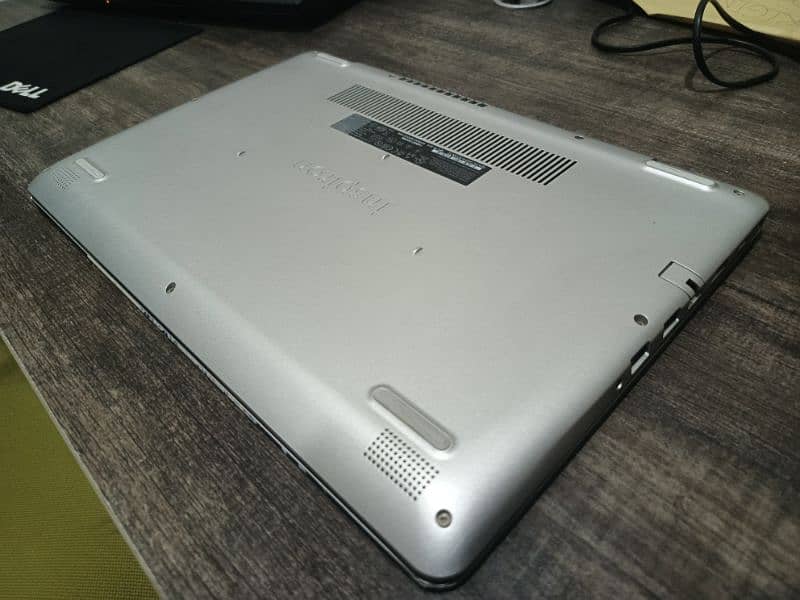 DELL INSPIRON 5584  i7 8th Gen 9