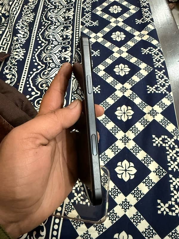 iphone 16Plus 512 Black physical+ESim 1