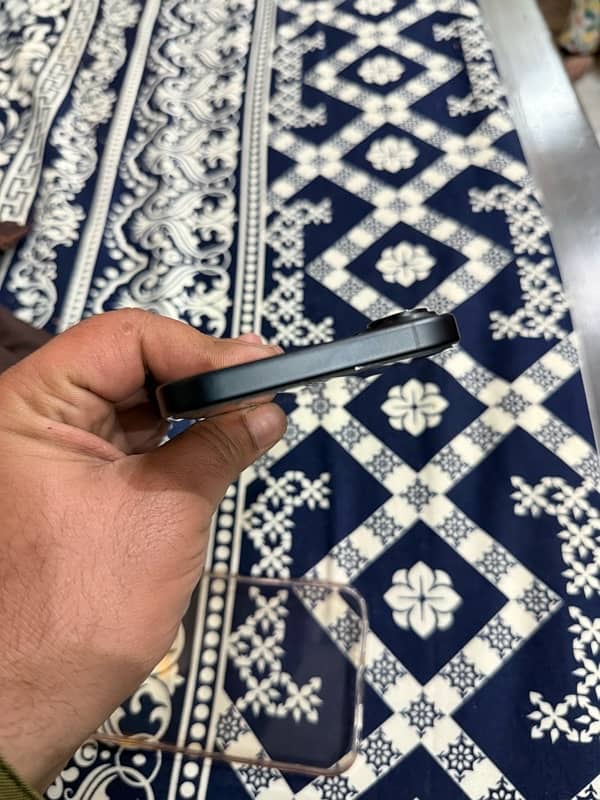 iphone 16Plus 512 Black physical+ESim 4