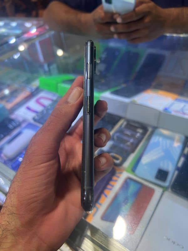 iPhone11 pro max whatsapp 03343312081 0