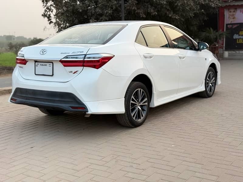 Toyota Corolla Altis 2021 4