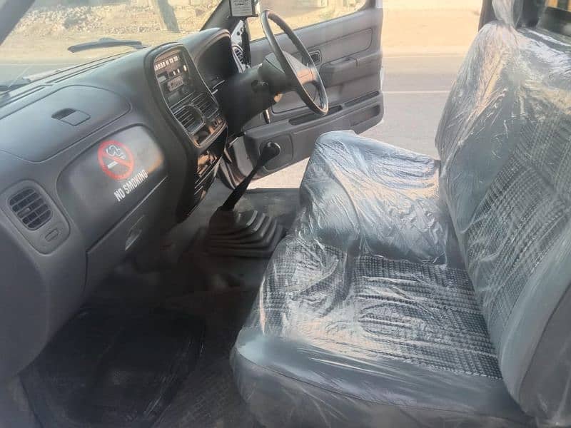 Nissan pickup far sale 0