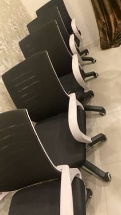 Office chairs in lush condition 15 chairs available