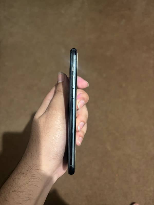 iphone 11 pro 64gb pta approved 8