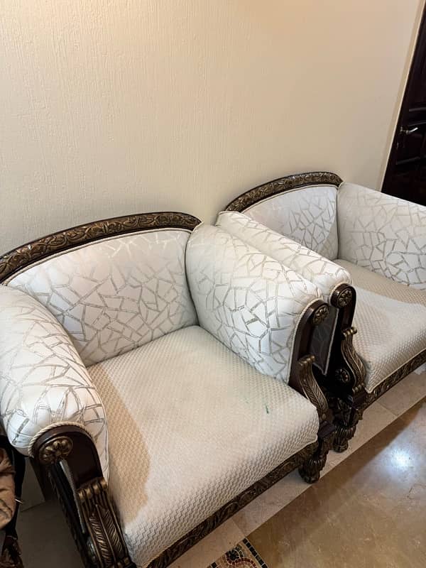 7 Seater with Table made from Heaven Gulberg 6