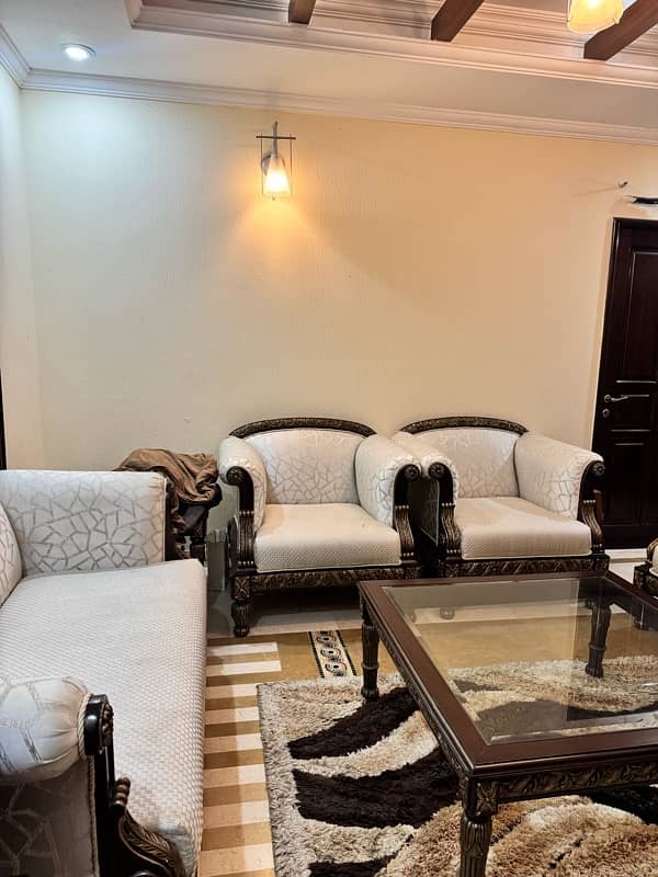 7 Seater with Table made from Heaven Gulberg 7