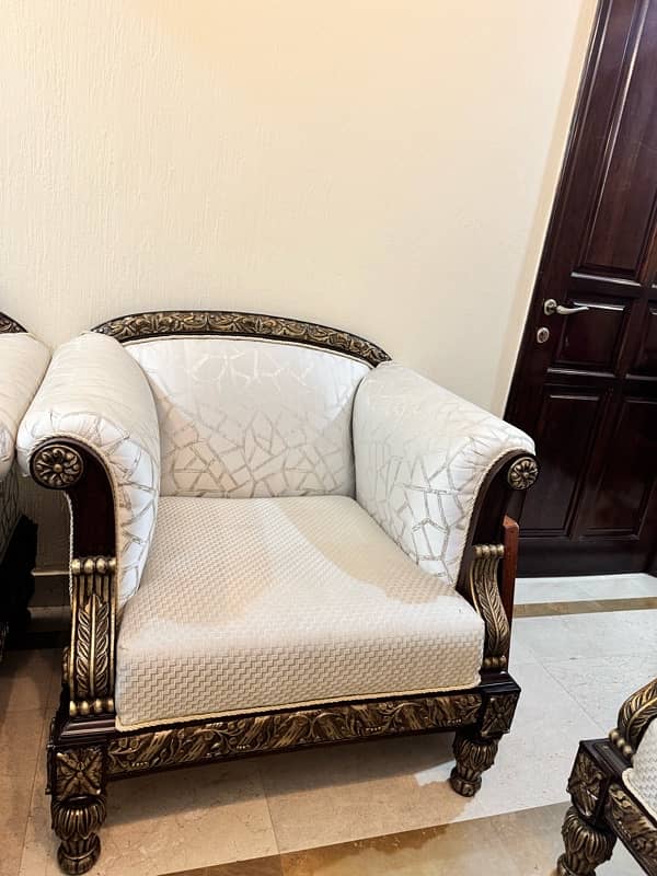 7 Seater with Table made from Heaven Gulberg 8